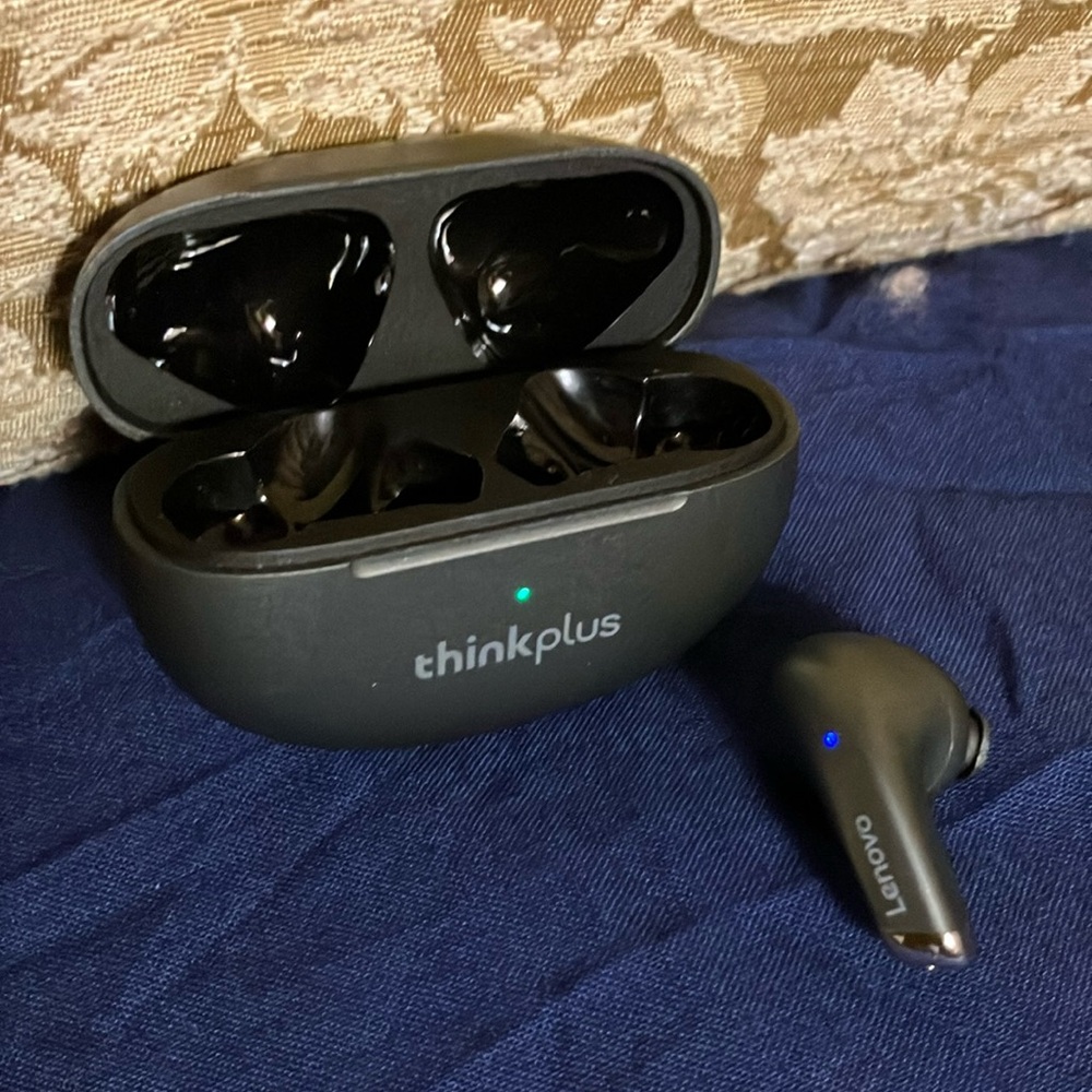 Lenovo thinkplus RIGHT wireless earbud and CHARGING BOX